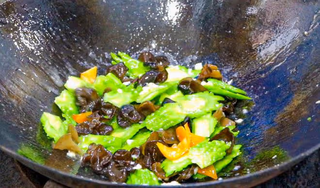 夏季天熱沒胃口，試試這5道家常菜，鮮嫩又營養，花錢少吃得好