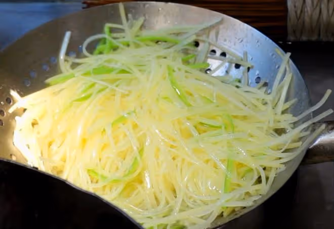 中老年人三伏天：「少吃肥肉，多吃酸」，生活簡單，整夏保平安