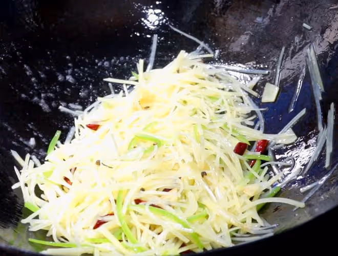 中老年人三伏天：「少吃肥肉，多吃酸」，生活簡單，整夏保平安