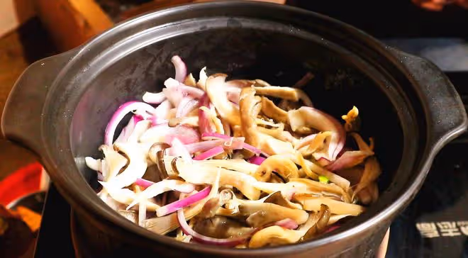 年齡越大，越要多吃肉？建議50歲後，多吃4種肉，精力充沛腿腳好