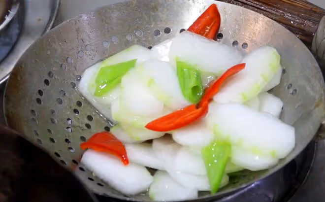年齡越大，越要多吃肉？建議50歲後，多吃4種肉，精力充沛腿腳好
