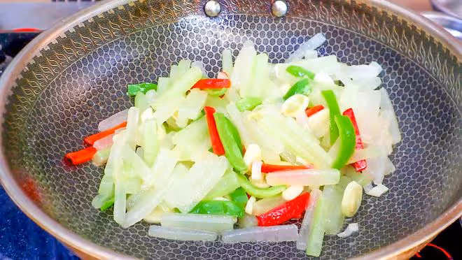 夏天，大魚大肉太膩，試試這「4菜2湯」！清爽不膩，常吃不上火