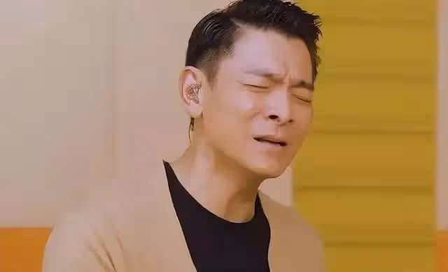 1997年劉德華認祖歸宗，而親姐姐一貧如洗，他卻對此「不為所動」