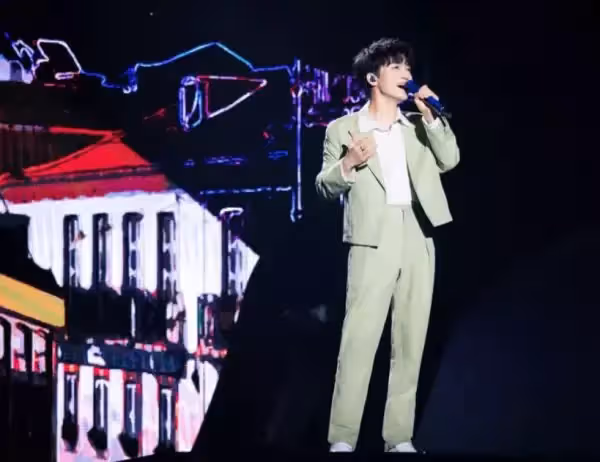 勞模周深直播,瘋狂輸出個人魅力,手動回復歌迷,暖心舉動引熱議