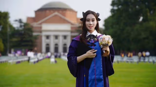 何超欣清華大學畢業　何猷君：你是我們的驕傲