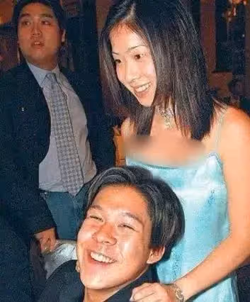 霍啟剛:各種糾纏才纏來一個老婆,全家人把她當成寶