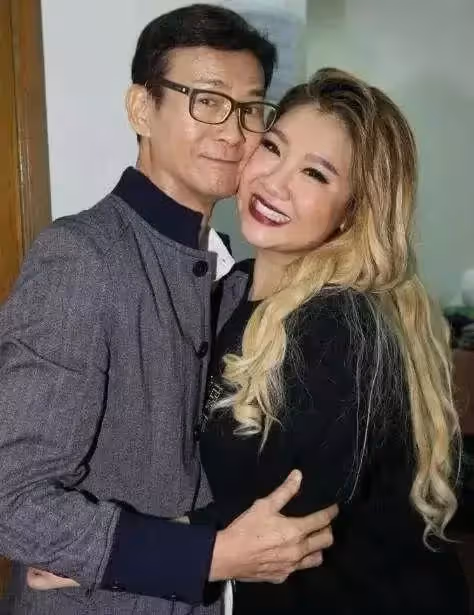 當年他婚內出軌!鄭少秋被冠上「拋妻棄女」背負罵名 離婚多年同台「沈殿霞大器釋懷」女兒也不怪爸爸