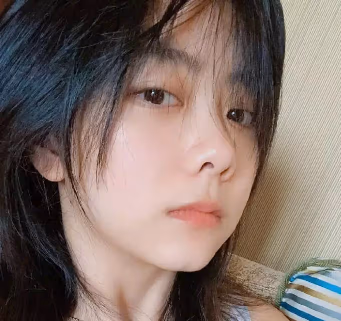 有種「牛奶肌」叫譚松韻,不化妝就自拍:這皮膚狀態說18歲我也信!