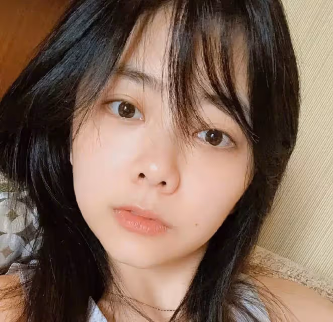有種「牛奶肌」叫譚松韻,不化妝就自拍:這皮膚狀態說18歲我也信!