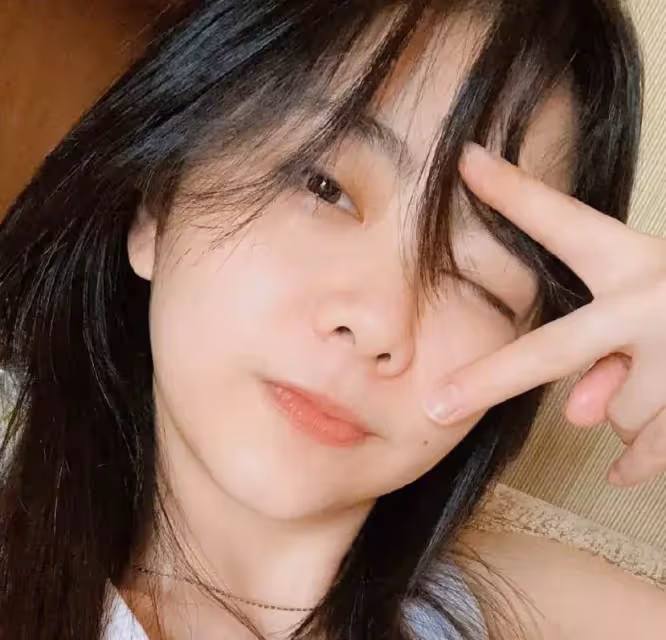 有種「牛奶肌」叫譚松韻,不化妝就自拍:這皮膚狀態說18歲我也信!