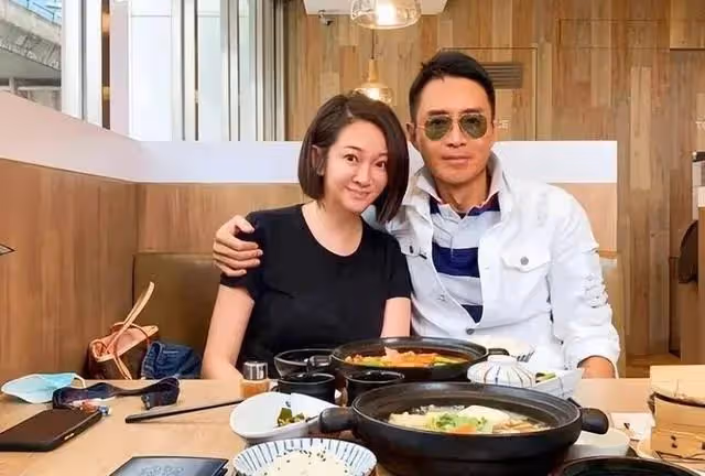 55歲戲骨被醉酒妻子拍視頻怒斥，稱其騙吃騙住，還互斥對方愛酗酒