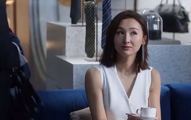 期待!TVB上位小花現身宣傳新劇,曝仍未考慮清楚與公司續約問題