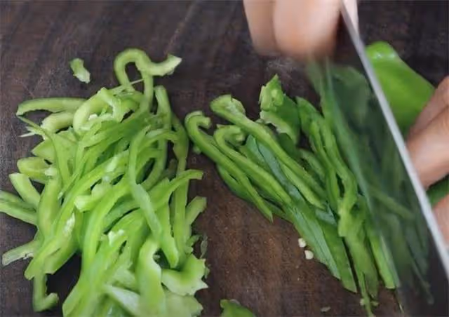 家常杏鮑菇超好吃的做法，脆嫩爽口入味，營養又好吃，做法超簡單