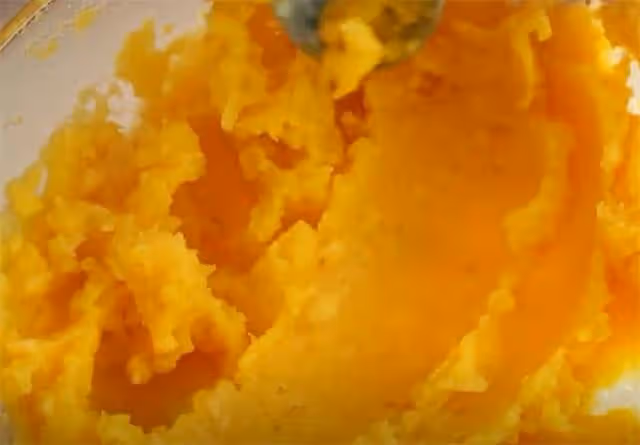 紅薯別只會烙餅吃，換種新鮮做法，大人小孩搶著吃，實在太香了