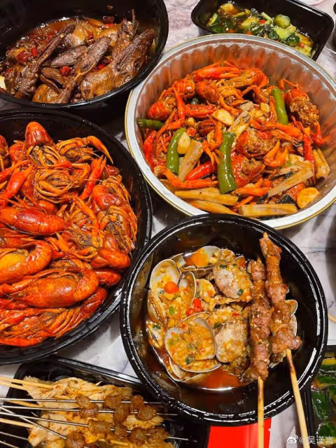 吳謹言曬長沙美食火了，引來上萬人點贊，網友：看餓了，求蹭飯