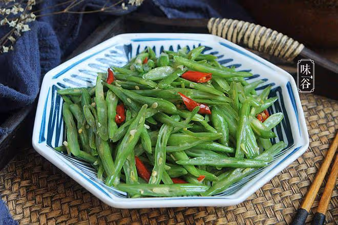 夏至後，天熱雨水多，記得多吃這6種菜，營養解暑氣，全家都受益