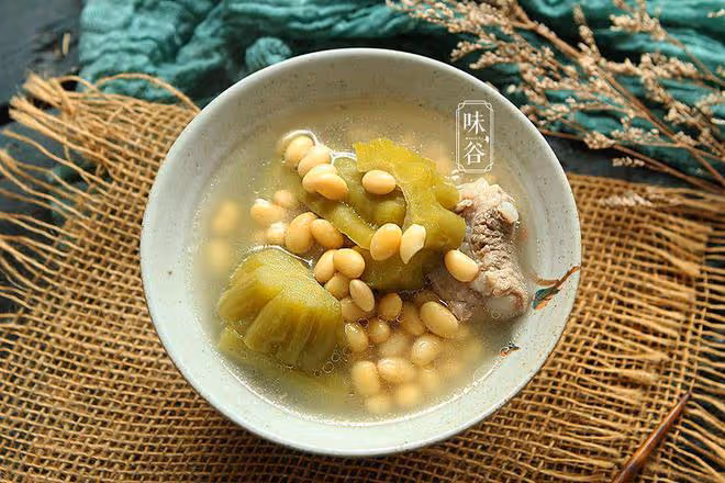 夏至後，高溫多雨，記得常喝這6道湯，祛濕解暑，安穩度夏身體好
