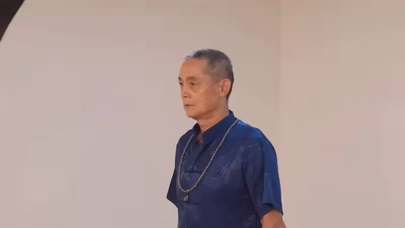 鄭平君熬30多年老薑首封影帝和兒子簽同經紀公司，父子演差20歲兄弟，他讚：青出於藍更勝於藍