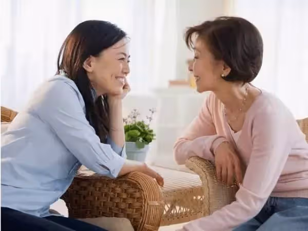 公公住院我送1萬，忘記拿錢包爬上樓，門外我聽到婆婆的話，紅了眼眶！