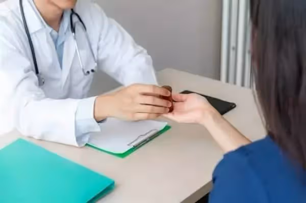 到底誰是婆婆的「主要照顧者」？媳婦以為是親生子女，但竟被小姑怒嗆是「媳婦天職」！