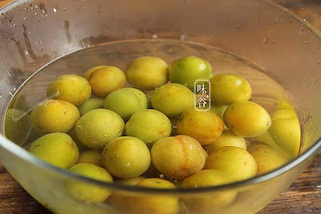 6月這水果大量上市，腌一下風味更佳，酸甜爽脆又開胃，流口水了