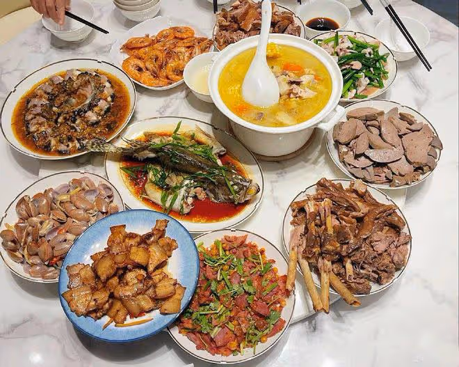 朋友圈曬的8家端午團圓飯，不同地區的各有千秋，你最喜歡哪一桌