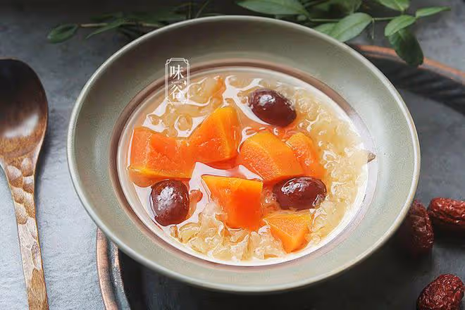 夏季易上火，要多喝這6道糖水，清甜滋潤又消暑，舒適度過炎夏