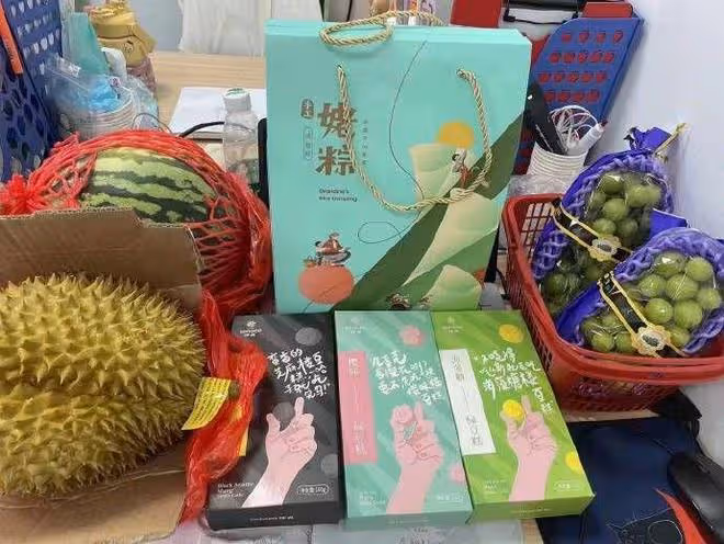 網友們曬端午節福利，差距這麼大，感嘆：老闆一個比一個實在