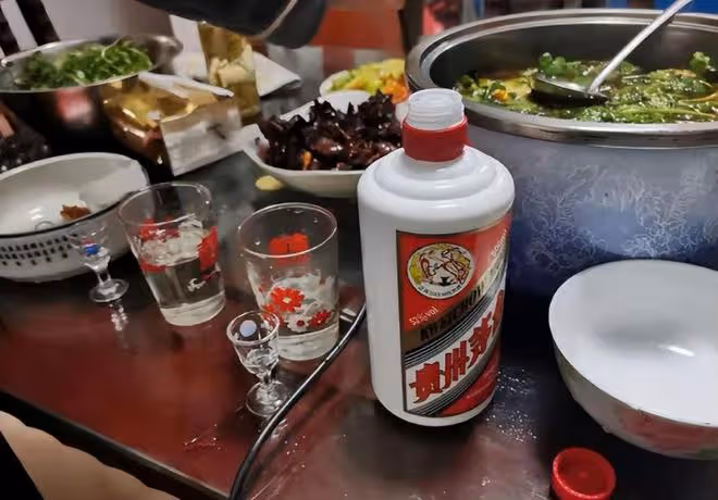 飛天茅台在英國多少錢？「真實價」流出後，網友怒懟：看碟下菜？