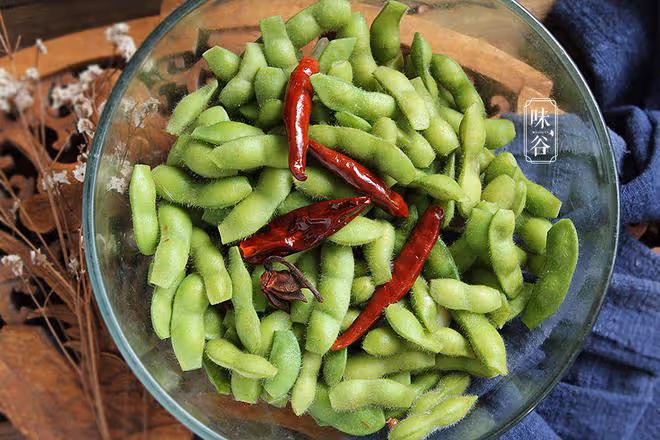 煮毛豆，熱水下鍋還是冷水下鍋？很多人不懂，難怪毛豆發黃不入味