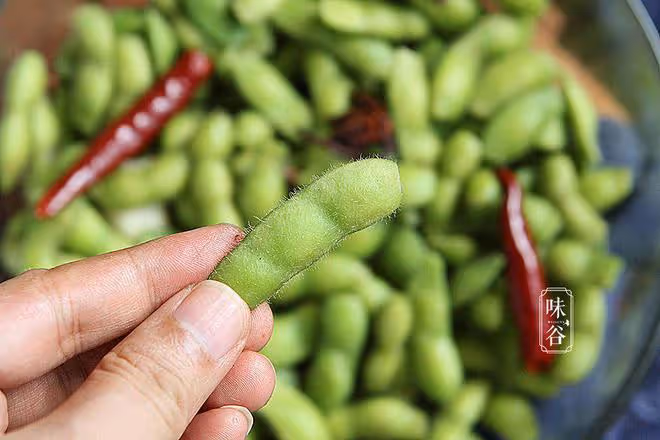 煮毛豆，熱水下鍋還是冷水下鍋？很多人不懂，難怪毛豆發黃不入味