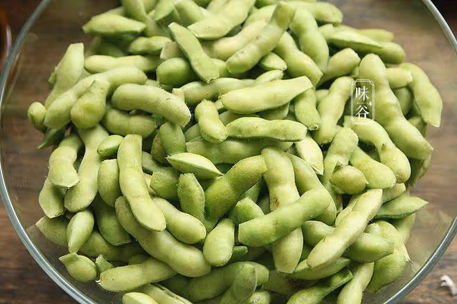 煮毛豆，熱水下鍋還是冷水下鍋？很多人不懂，難怪毛豆發黃不入味