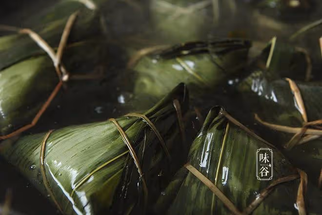 煮粽子時，有人用冷水，有人用熱水？做錯了，難怪粽子夾生口感差