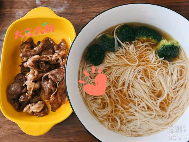 白百何為孩子做早餐，營養豐盛，一周不重樣，網友：孩子有口福了