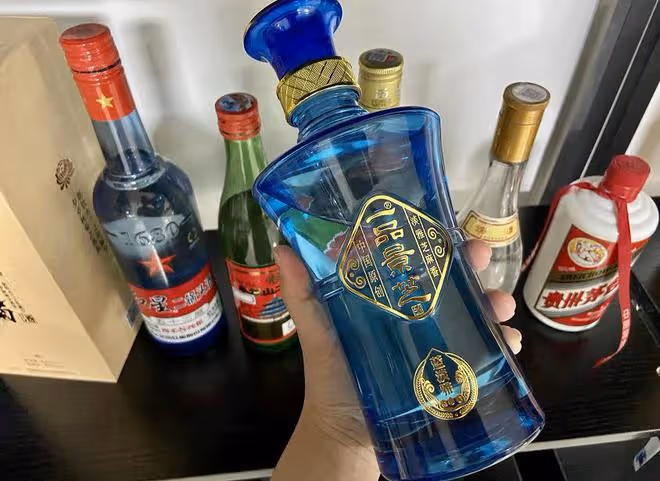 超市買白酒，這3類「酒精」勾兌酒要注意，能不喝就不喝，傷身體