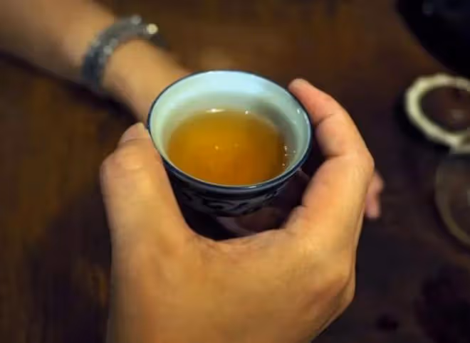 河南50歲包工頭，年入百萬，為啥不喝名茶，卻獨愛這3種廉價茶？