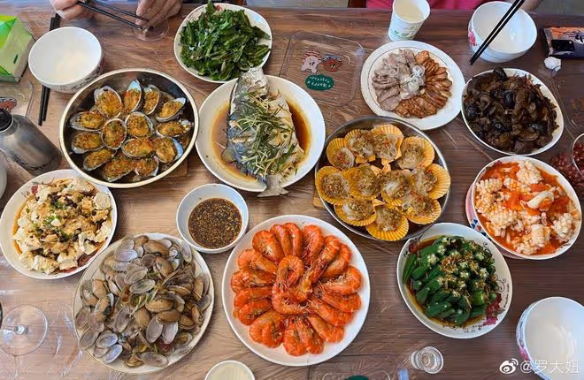 朋友圈曬年夜飯，看了這8家就知道差距了，最後一家讓人眼前一亮