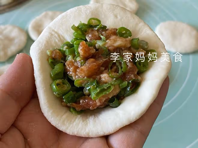 韭菜芹菜靠邊站，夏天多吃這菜，營養極高正當季，蒸包子特別香