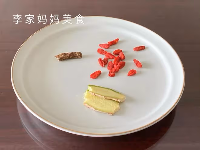 夏天出汗多，多給家人喝這道湯，清熱解暑又降火，營養好喝易吸收