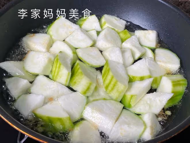 苦瓜黃瓜靠邊站，夏天多吃這菜，全身是寶，營養好吃不上火