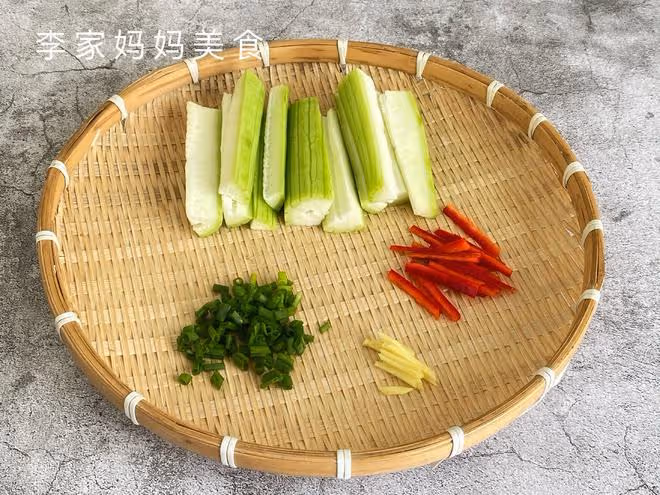 夏天出汗多，建議多吃這道蒸菜，營養鮮嫩不上火，低脂開胃又消暑