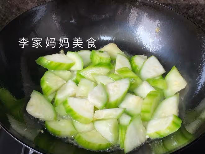 夏天出汗多，這菜要多吃，鉀含量極高，營養美味，經常上火要多吃