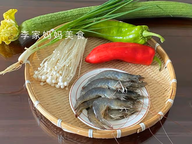 入夏後，多給孩子吃這道菜，鈣含量極高，孩子愛吃長高個