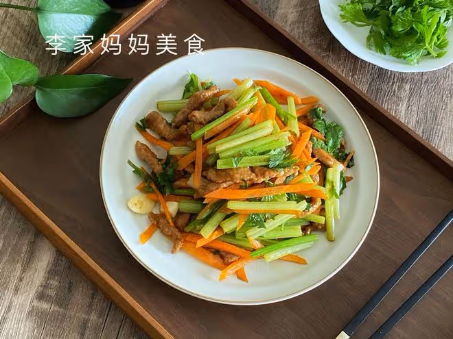 夏天多吃這道菜，清熱解暑，低脂又開胃，營養好吃不上火