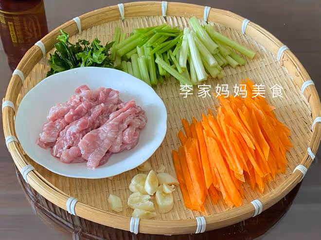 夏天多吃這道菜，清熱解暑，低脂又開胃，營養好吃不上火