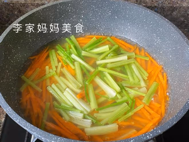 夏天多吃這道菜，清熱解暑，低脂又開胃，營養好吃不上火