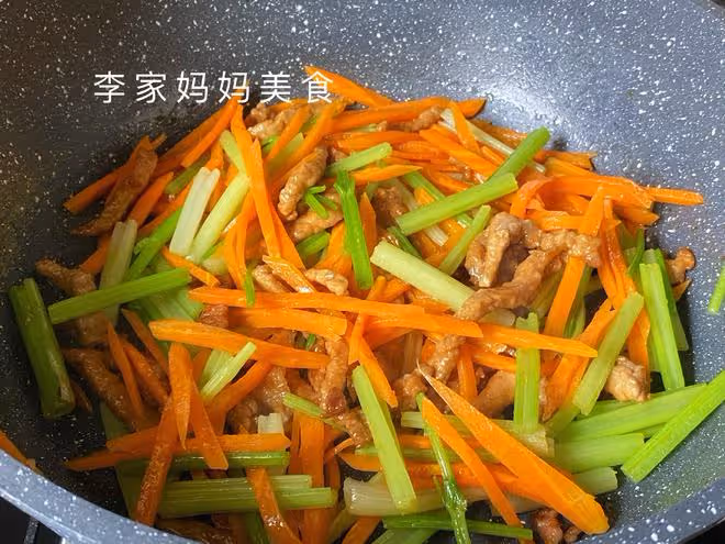 夏天多吃這道菜，清熱解暑，低脂又開胃，營養好吃不上火