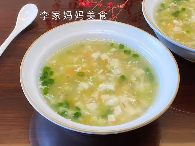 入夏後，韭菜菠菜靠邊站，這菜要多吃，營養不上火，開胃又解暑