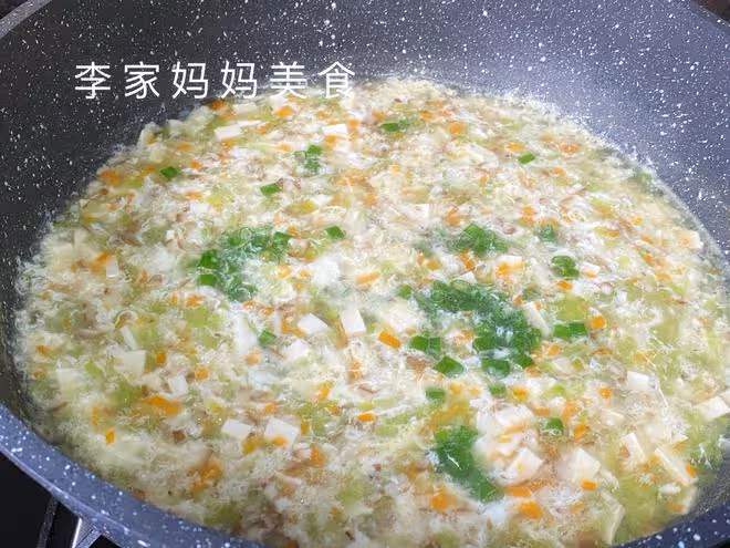 入夏後，韭菜菠菜靠邊站，這菜要多吃，營養不上火，開胃又解暑