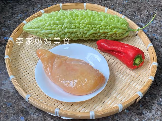 入夏後，豬肉魚肉靠邊站，這菜要多吃，低脂營養高，好吃不上火